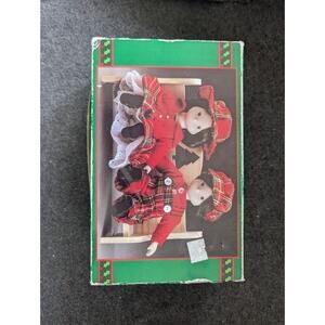 House of Lloyd Holly and Barry Dolls Wood Bench Christmas Around the‎ World